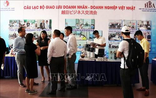Giao lưu, tìm hiểu cơ hội hợp tác đầu tư, kinh doanh giữa các doanh nghiệp Việt-Nhật tại "Ngày hội Việt-Nhật" do Liên hiệp các tổ chức hữu nghị Thành phố Hồ Chí Minh tổ chức. Ảnh: Xuân Khu-TTXVN Giao lưu, tìm hiểu cơ hội hợp tác đầu tư, kinh doanh giữa các doanh nghiệp Việt-Nhật tại "Ngày hội Việt-Nhật" do Liên hiệp các tổ chức hữu nghị Thành phố Hồ Chí Minh tổ chức. Ảnh: Xuân Khu-TTXVN