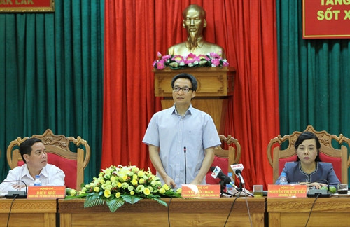 Phó Thủ tướng Vũ Đức Đam phát biểu tại hội nghị. Ảnh: Dương Giang- TTXVN Phó Thủ tướng Vũ Đức Đam phát biểu tại hội nghị. Ảnh: Dương Giang- TTXVN