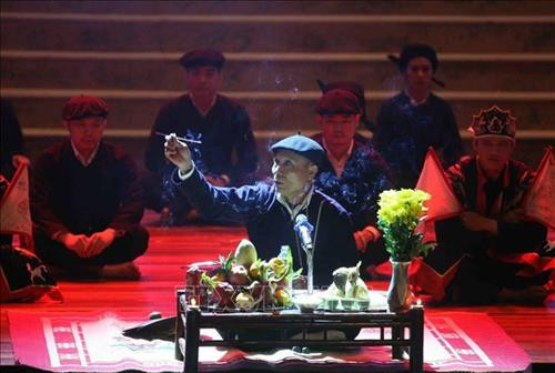 Giới thiệu Lễ cầu an của người Nùng xã Hòa Bình, huyện Đồng Hỷ (Thái Nguyên). Ảnh: Thanh Tùng-TTXVN Giới thiệu Lễ cầu an của người Nùng xã Hòa Bình, huyện Đồng Hỷ (Thái Nguyên). Ảnh: Thanh Tùng-TTXVN