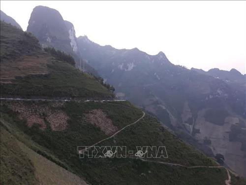 Đèo Mã Pì Lèng, đọan qua xã Pả Vi, huyện Mèo Vạc. Ảnh: Nguyễn Chiến-TTXVN Đèo Mã Pì Lèng, đọan qua xã Pả Vi, huyện Mèo Vạc. Ảnh: Nguyễn Chiến-TTXVN