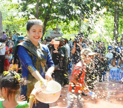 Tết Bunpimay trên cao nguyên Đắk Lắk ảnh 16 Tết Bunpimay trên cao nguyên Đắk Lắk ảnh 16