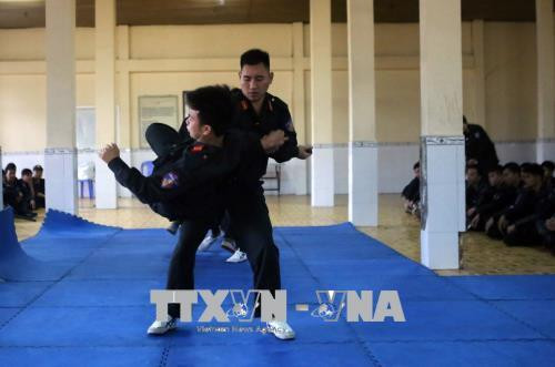 Tiểu đoàn 2 – Trung đoàn Cảnh sát cơ động, Công an Thành phố Hồ Chí Minh đã có nhiều nỗ lực, lập nhiều thành tích trong công tác, xứng đáng là “lá chắn” phía Tây của Thành phố mang tên Bác. Ảnh: Thành Chung - TTXVN Tiểu đoàn 2 – Trung đoàn Cảnh sát cơ động, Công an Thành phố Hồ Chí Minh đã có nhiều nỗ lực, lập nhiều thành tích trong công tác, xứng đáng là “lá chắn” phía Tây của Thành phố mang tên Bác. Ảnh: Thành Chung - TTXVN