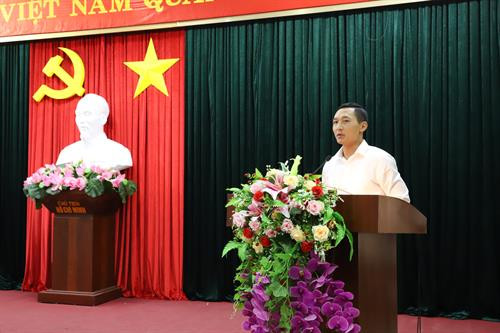 Phó Chủ tịch Thường trực Ủy ban Nhân dân thành phố Hà Nội Nguyễn Văn Sửu đánh giá, Phúc Thọ đã tích cực trong xây dựng nông thôn mới nhưng cần rà soát lại các tiêu chí, chủ động trong thực hiện để sớm được Trung ương xem xét, công nhận đạt chuẩn huyện nông thôn mới năm 2020. Theo Chủ tịch Ủy ban Nhân dân huyện Phúc Thọ Doãn Trung Tuấn, bộ mặt nông thôn huyện Phúc Thọ hôm nay đã có những thay đổi đáng kể, sản xuất nông nghiệp từng bước phát triển và đời sống nông dân ngày càng được cải thiện. Giám đốc Sở Nông nghiệp và Phát triển nông thôn Hà Nội Chu Phú Mỹ giải đáp những kiến nghị của huyện Phúc Thọ trong quá trình thực hiện Chương trình 02-CTr/TU của Thành ủy Hà Nội.