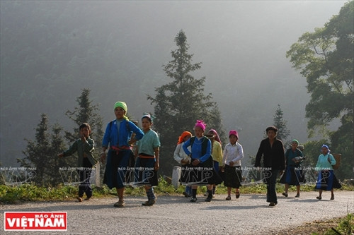 Từ khi được xây dựng xong vào năm 1965, cung đường đã tạo điều kiện thuận lợi cho bà con dân tộc thiểu số đi lại thuận tiện hơn. Ảnh: Tất Sơn Từ khi được xây dựng xong vào năm 1965, cung đường đã tạo điều kiện thuận lợi cho bà con dân tộc thiểu số đi lại thuận tiện hơn. Ảnh: Tất Sơn