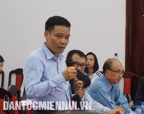 Ông Đặng Khắc Lợi – Phó Cục trưởng Cục Báo chí, Bộ Thông tin và Truyền thông phát biểu tham luận. Ảnh: Hoàng Hải