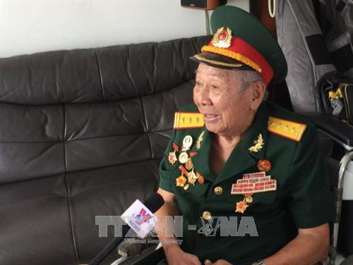 Đại tá Trần Minh Sơn chia sẻ về ký ức đêm trước trận đánh Dinh Độc lập của Biệt động Sài Gòn. Ảnh: Thành Chung-TTXVN Đại tá Trần Minh Sơn chia sẻ về ký ức đêm trước trận đánh Dinh Độc lập của Biệt động Sài Gòn. Ảnh: Thành Chung-TTXVN