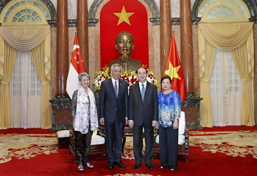 Chủ tịch nước Trần Đai Quang và Phu nhân chụp ảnh chung với Thủ tướng Lý Hiển Long và Phu nhân. Ảnh: Nhan Sáng-TTXVN Chủ tịch nước Trần Đai Quang và Phu nhân chụp ảnh chung với Thủ tướng Lý Hiển Long và Phu nhân. Ảnh: Nhan Sáng-TTXVN