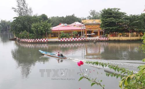 Di tích lịch sử văn hóa cấp quốc gia Đình Bình Đông (cơ sở hoạt động của Công hội bí mật đầu tiên do đồng chí Tôn Đức Thắng thành lập), trên đường Phạm Thế Hiển, quận 8, Thành phố Hồ Chí Minh. Ảnh: Thanh Vũ-TTXVN Di tích lịch sử văn hóa cấp quốc gia Đình Bình Đông (cơ sở hoạt động của Công hội bí mật đầu tiên do đồng chí Tôn Đức Thắng thành lập), trên đường Phạm Thế Hiển, quận 8, Thành phố Hồ Chí Minh. Ảnh: Thanh Vũ-TTXVN