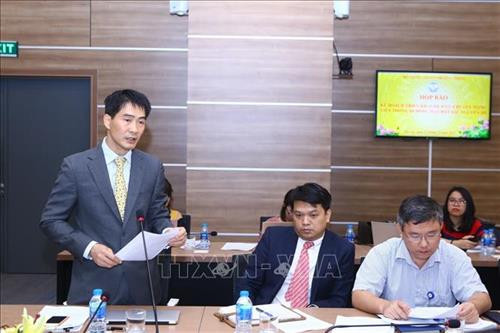 Ông Nguyễn Phong Nhã, Cục phó Cục Viễn thông (Bộ Thông tin và Truyền thông) giới thiệu về dịch vụ chuyển mạng. Ảnh: Minh Quyết – TTXVN Ông Nguyễn Phong Nhã, Cục phó Cục Viễn thông (Bộ Thông tin và Truyền thông) giới thiệu về dịch vụ chuyển mạng. Ảnh: Minh Quyết – TTXVN