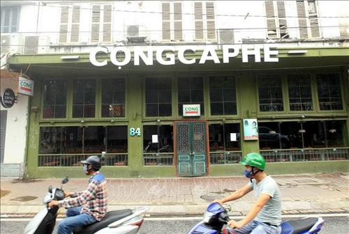 Các quán Bar, vũ trường, nhà hàng, cà phê đã tạm dừng hoạt động, để tránh tập trung đông người, nhằm giảm thiểu các nguy cơ lây lan dịch COVID-19. Ảnh: An Đăng -TTXVN Các quán Bar, vũ trường, nhà hàng, cà phê đã tạm dừng hoạt động, để tránh tập trung đông người, nhằm giảm thiểu các nguy cơ lây lan dịch COVID-19. Ảnh: An Đăng -TTXVN