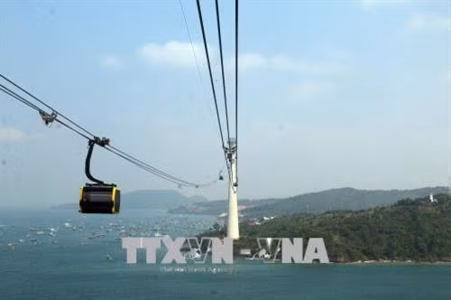 Tuyến cáp treo từ An Thới – Hòn Thơm Ảnh: Lê Sen - TTXVN
