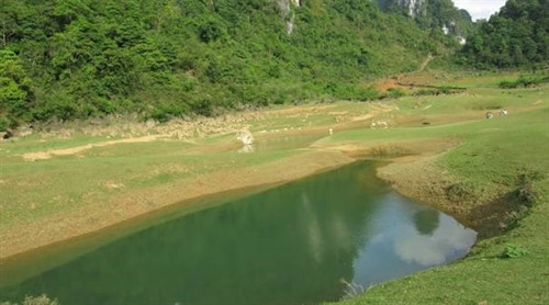 Núi “Mắt thần” - thác Nặm Trá ảnh 4 Núi “Mắt thần” - thác Nặm Trá ảnh 4