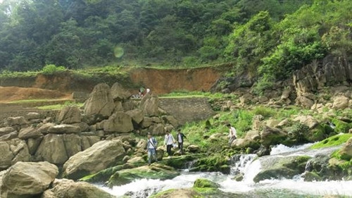 Núi “Mắt thần” - thác Nặm Trá ảnh 7 Núi “Mắt thần” - thác Nặm Trá ảnh 7