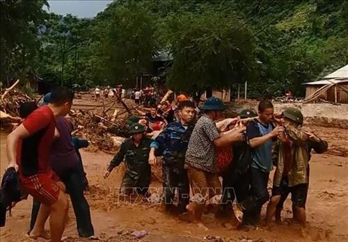 Bộ đội, công an tăng cường xuống địa bàn giúp bà con huyện Mường Lát khắc phục thiệt hại do mưa lũ gây ra. Ảnh: Nguyễn Nam-TTXVN Bộ đội, công an tăng cường xuống địa bàn giúp bà con huyện Mường Lát khắc phục thiệt hại do mưa lũ gây ra. Ảnh: Nguyễn Nam-TTXVN
