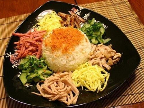 Lạ lùng cơm âm phủ xứ Huế ảnh 1