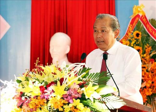 Phó Thủ tướng Trương Hòa Bình phát biểu tại Lễ khai giảng năm học mới 2018-2019 tại trường Tiểu học Phù Đổng (Đà Nẵng). Ảnh: Trần Lê Lâm - TTXVN Phó Thủ tướng Trương Hòa Bình phát biểu tại Lễ khai giảng năm học mới 2018-2019 tại trường Tiểu học Phù Đổng (Đà Nẵng). Ảnh: Trần Lê Lâm - TTXVN