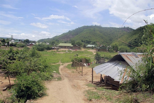 Ngôi làng tự phát tại tiểu khu 179, xã Liêng S’rônh, huyện Đam Rông. Ảnh: Đặng Tuấn-TTXVN