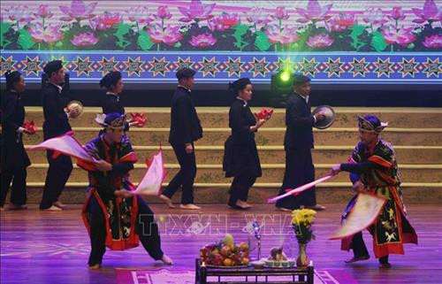 Giới thiệu Lễ cầu an của người Nùng xã Hòa Bình, huyện Đồng Hỷ (Thái Nguyên). Ảnh: Thanh Tùng-TTXVN Giới thiệu Lễ cầu an của người Nùng xã Hòa Bình, huyện Đồng Hỷ (Thái Nguyên). Ảnh: Thanh Tùng-TTXVN