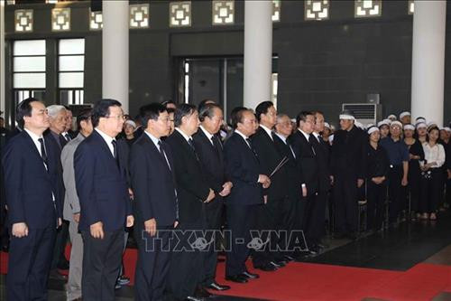 Đoàn Chính phủ nước Cộng hòa XHCN Việt Nam, do đồng chí Nguyễn Xuân Phúc, Ủy viên Bộ Chính trị, Thủ tướng Chính phủ làm Trưởng đoàn, viếng đồng chí Đỗ Mười. Ảnh: Trí Dũng – TTXVN Đoàn Chính phủ nước Cộng hòa XHCN Việt Nam, do đồng chí Nguyễn Xuân Phúc, Ủy viên Bộ Chính trị, Thủ tướng Chính phủ làm Trưởng đoàn, viếng đồng chí Đỗ Mười. Ảnh: Trí Dũng – TTXVN