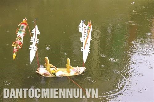 Nghi thức tiễn ông bà, tổ tiên bằng thuyền làm từ bẹ chuối Nghi thức tiễn ông bà, tổ tiên bằng thuyền làm từ bẹ chuối