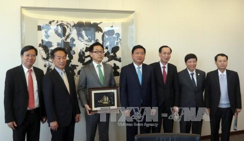 Các đại biểu chụp ảnh chung. Ảnh: Tiến Lực – TTXVN