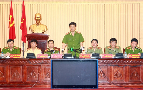 Đại tá Nguyễn Duy Ngọc- Phó Giám đốc Công an thành phố Hà Nội phat biểu tại cuộc họp báo. Ảnh: Doãn Tấn - TTXVN Đại tá Nguyễn Duy Ngọc- Phó Giám đốc Công an thành phố Hà Nội phat biểu tại cuộc họp báo. Ảnh: Doãn Tấn - TTXVN