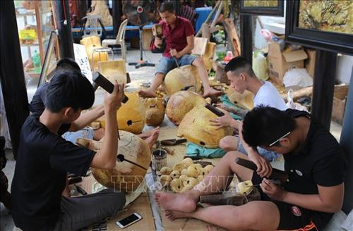 Không gian trưng bày, giới thiệu sản phẩm làng nghề làm mõ của Thừa Thiên-Huế. Ảnh: Hồ Cầu-TTXVN Không gian trưng bày, giới thiệu sản phẩm làng nghề làm mõ của Thừa Thiên-Huế. Ảnh: Hồ Cầu-TTXVN