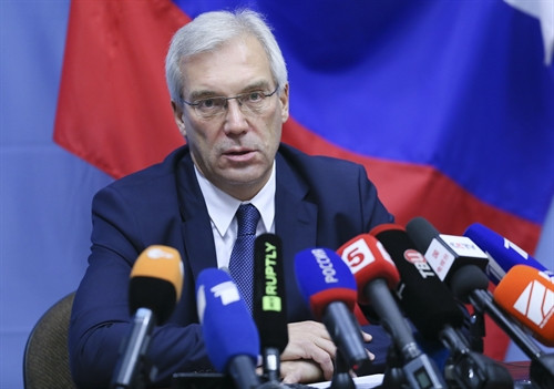 Đại sứ Nga tại NATO Alexander Grushko phát biểu trong cuộc họp báo tại Brussels, Bỉ ngày 14/7. EPA/TTXVN