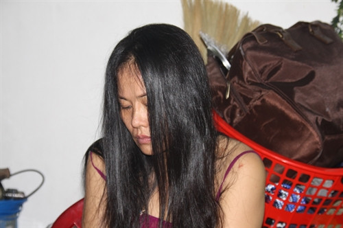 Đối tượng Đoàn Thị Hạnh tại cơ quan điều tra. Ảnh do Công an thành phố Cần Thơ cung cấp/ TTXVN phát