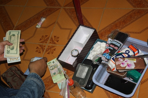 Tang vật vụ án do cơ quan điều tra thu giữ. Ảnh do Công an thành phố Cần Thơ cung cấp/ TTXVN phát