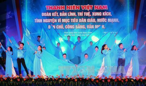 Một tiết văn nghệ chào mừng 61 năm Ngày truyền thống Hội Liên hiệp Thanh niên Việt Nam. Ảnh: An Hiếu – TTXVN Một tiết văn nghệ chào mừng 61 năm Ngày truyền thống Hội Liên hiệp Thanh niên Việt Nam. Ảnh: An Hiếu – TTXVN