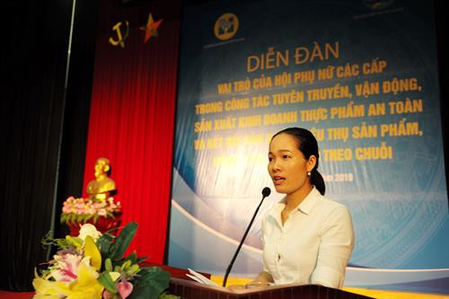 Qua các tham luận tại diễn đàn, có thể nhận thấy, các hội viên hội phụ nữ, những người có vai trò quyết định bữa ăn của gia đình hiện vẫn còn gặp hạn chế trong việc tiếp cận các sản phẩm nông sản theo chuỗi sản xuất, cung ứng thực phẩm an toàn.