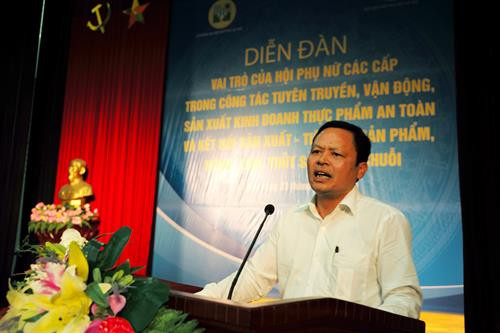 Tham dự diễn đàn, Phó Giám đốc Sở Nông nghiệp và Phát triển nông thôn Hà Nội Tạ Văn Tường đánh giá: Hội Liên hiệp Phụ nữ Hà Nội có vai trò quan trọng trong công tác phát triển chuỗi kết nối sản xuất - tiêu thụ sản phẩm nông, lâm, thủy sản an toàn tới người tiêu dùng Hà Nội.