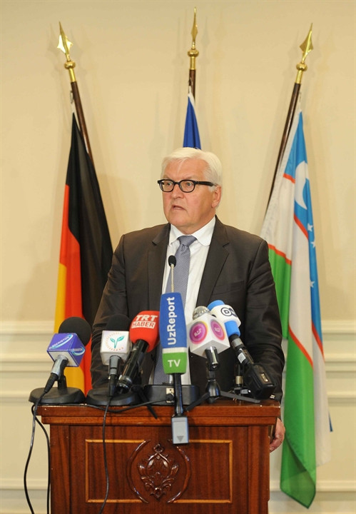 Trong ảnh (tư liệu): Ngoại trưởng Đức Frank-Walter Steinmeier trong cuộc hội đàm với người đồng nhiệm Nga tại Moskva ngày 23/3. AFP/ TTXVN