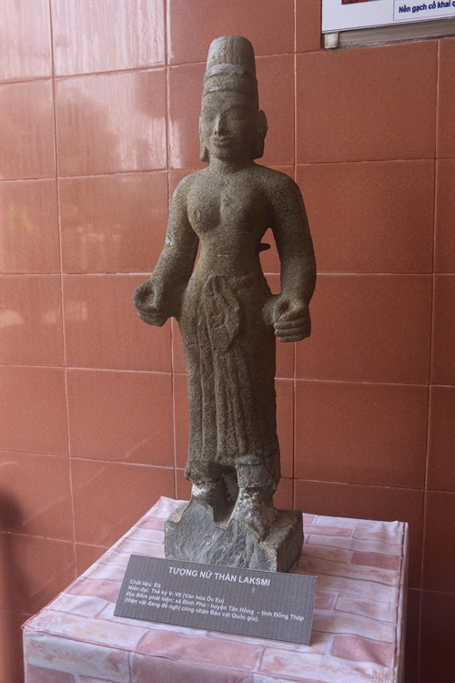 Tượng Nữ thần Laksmi Tượng Nữ thần Laksmi