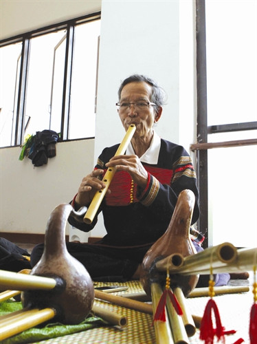 Sáo trúc có âm thanh trầm bổng, réo rắt, thể hiện cách điệu bản chất hoang sơ của núi rừng Tây Nguyên