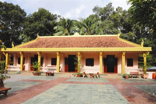 Ngôi Tăng xá chùa Âng Ngôi Tăng xá chùa Âng