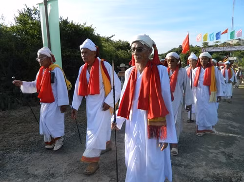 Chức sắc Chăm trong lễ hội Katê