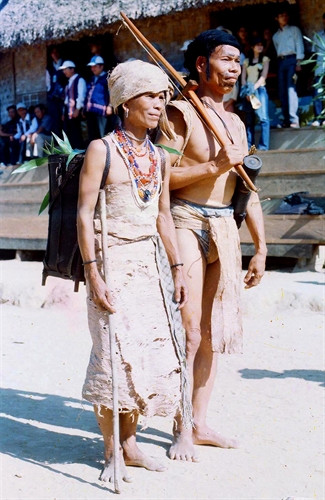 Chiếc khố bằng vỏ cây của đàn ông Cơ - tu Chiếc khố bằng vỏ cây của đàn ông Cơ - tu