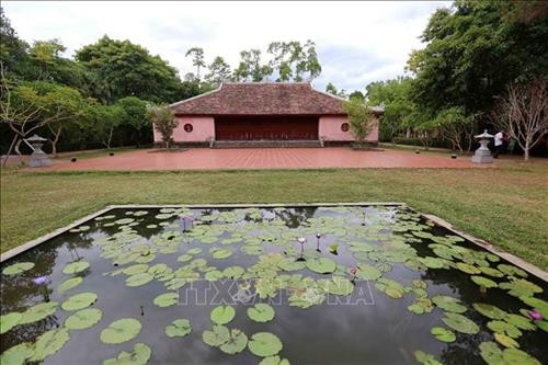 Điện Đại Hùng trong chùa Thiên Mụ. Ảnh: Nhật Anh - TTXVN Điện Đại Hùng trong chùa Thiên Mụ. Ảnh: Nhật Anh - TTXVN