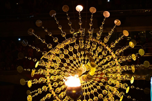 Lễ thắp đuốc truyền thống tại lễ khai mạc Paralympics 2016. AFP/ TTXVN Lễ thắp đuốc truyền thống tại lễ khai mạc Paralympics 2016. AFP/ TTXVN