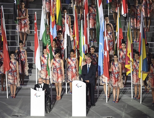 Chủ tịch Ủy ban Paralympic quốc tế Philip Craven (trái, trước) phát biểu tại lễ khai mạc Paralympics 2016. THX/ TTXVN Chủ tịch Ủy ban Paralympic quốc tế Philip Craven (trái, trước) phát biểu tại lễ khai mạc Paralympics 2016. THX/ TTXVN