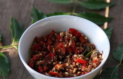 Săn đặc sản muối kiến vàng ở Krông Pa ảnh 12 Săn đặc sản muối kiến vàng ở Krông Pa ảnh 12