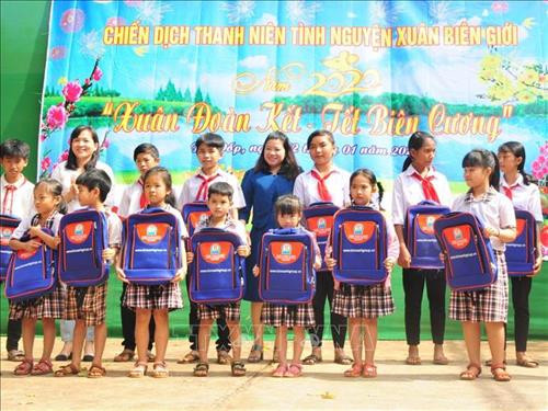 Các hoạt động trong chương trình đón xuân. Ảnh: K GỬIH -TTXVN Các hoạt động trong chương trình đón xuân. Ảnh: K GỬIH -TTXVN