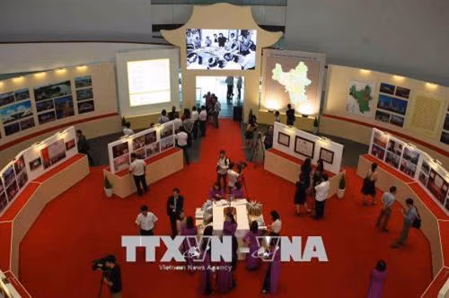 Không gian triển lãm ảnh “Hà Nội đổi mới và phát triển”. Ảnh: Thanh Tùng-TTXVN