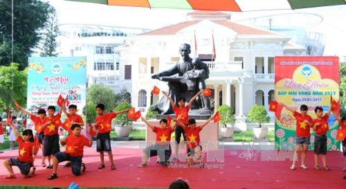 Một tiết mục ca múa của các thiếu nhi đến từ Trường chuyên biệt Quận 3. Ảnh: An Hiếu - TTXVN