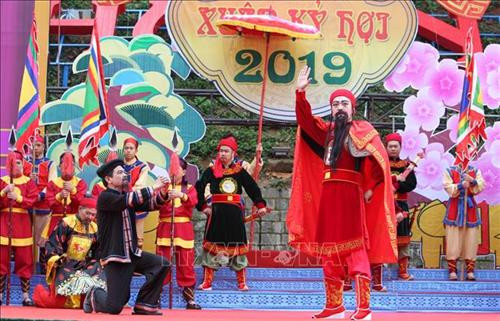 Tái hiện sử thi trong Lễ khai mạc. Ảnh: Quốc Khánh - TTXVN Tái hiện sử thi trong Lễ khai mạc. Ảnh: Quốc Khánh - TTXVN