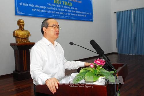 Bí thư Thành ủy Nguyễn Thiện Nhân phát biểu tại Hội thảo. Ảnh: Mạnh Linh-TTXVN Bí thư Thành ủy Nguyễn Thiện Nhân phát biểu tại Hội thảo. Ảnh: Mạnh Linh-TTXVN