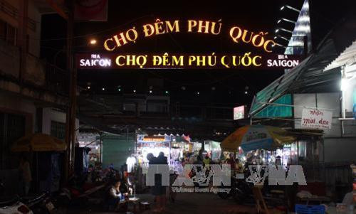 Chợ đêm Phú Quốc. Ảnh: Lê Sen - TTXVN Chợ đêm Phú Quốc. Ảnh: Lê Sen - TTXVN