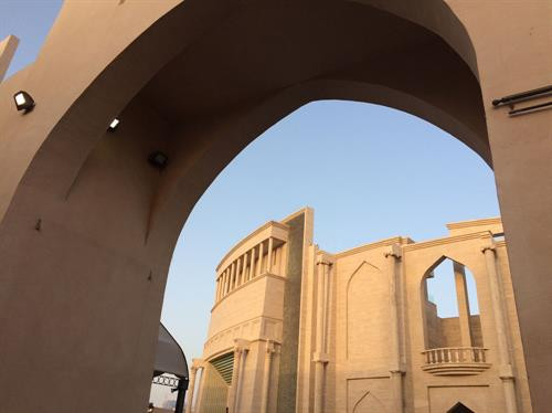 Nhà hát ngoài trời với 5000 chỗ ngồi, nơi thường xuyên tổ chức những sự kiện nghệ thuật đẳng cấp quốc tế.